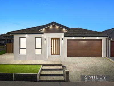 32 brown blvd, DONNYBROOK, VIC 3064