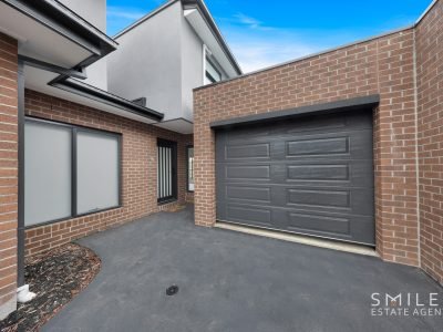 2/23 Midas court, MEADOW HEIGHTS, VIC 3048